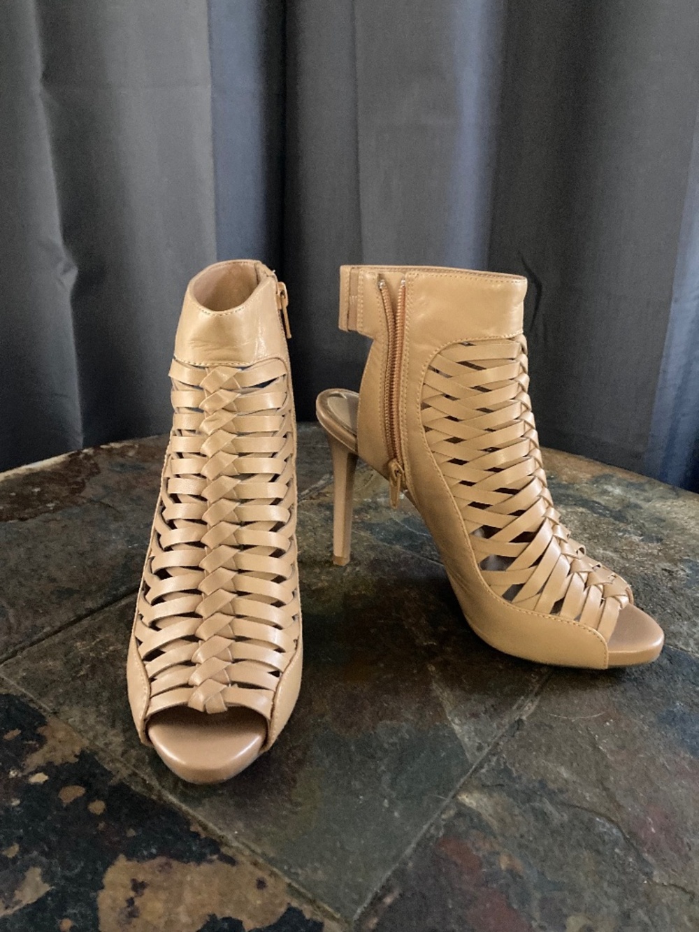 Gianni Bini Leather Strappy Woven Gladiator Heels Light Natural Color Size 7